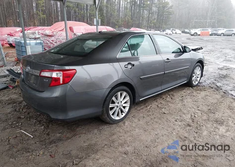 2014 Toyota Camry Xle V6 z USA, uszkodzony, nr VIN 4T1BK1FK2EU540902